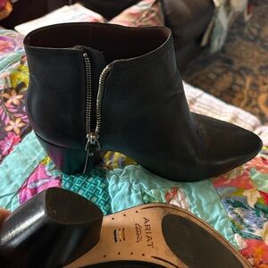 Ariat Women's Black Leather Ankle Booties